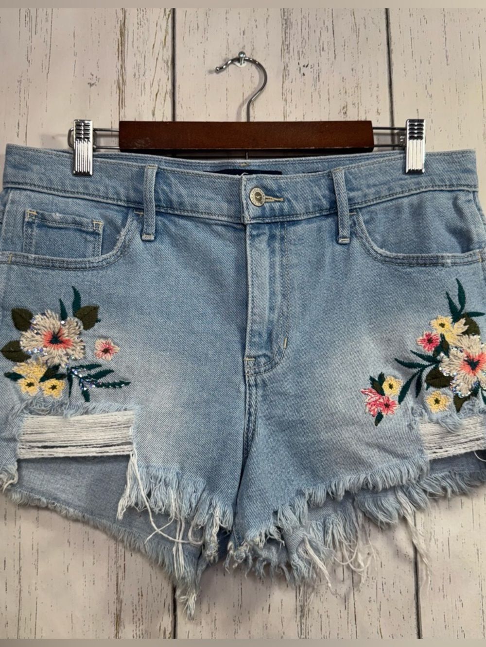 Hollister Embroidered Denim Shorts High Rise W31 Floral Distressed Boho Festival